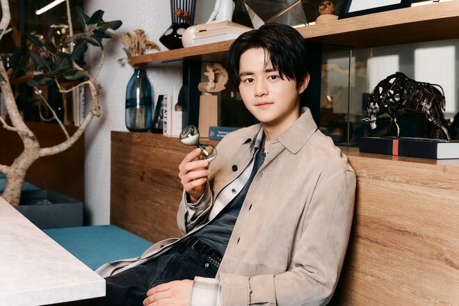 鈴鹿央士　撮影／松島豊　 ヘアメイク／宮本愛（yosine.）  スタイリスト／朝倉豊（7/10）