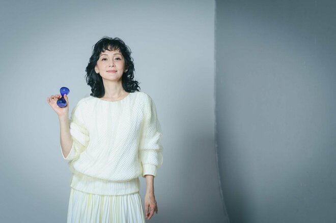 南果歩　撮影／有坂政晴　ヘアメイク／黒田啓蔵（K-Three）　スタイリスト／坂本久仁子（4/10）