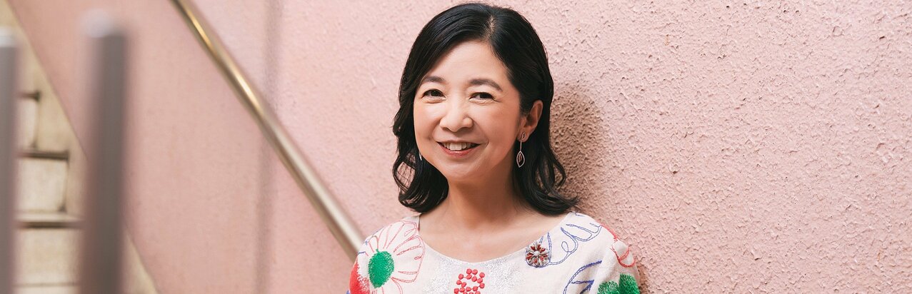 宮崎美子、デビュー当時の水着姿のCM舞台裏から“クイズの女王” と呼ばれるまで俳優とバラエティの両輪を長く続けるバランス力「どちらも私は私なんだけれども……」}