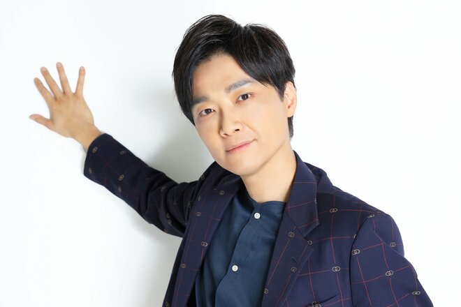 井上芳雄　撮影／河村正和　ヘアメイク／川端富生　スタイリスト／吉田ナオキ（5/5）