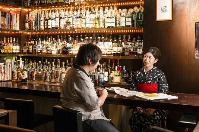 古谷陸（左）　山内聖子（右）　撮影／三浦龍司（2/4）