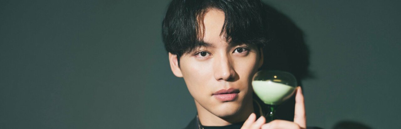 ｢後からギュッと心をつかまれる｣福士蒼汰が明かす一人二役の主演映画『楓』撮影現場と行定勲監督、｢予想以上にツラい｣福原遥との“外来語禁止ゲーム”}