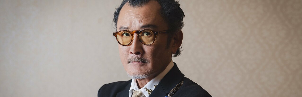 47歲凱旋回歸原點卻「失去目標」，吉田鋼太郎的轉捩點：與小栗旬的相遇、演出晨間劇《花子與安妮》，以及「藤原龍也說『我真的搞不懂！辦不到辦不到！』（笑）」他在舞台劇導演上的壞習慣。