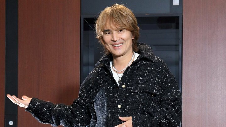 ｢お金を稼ぐ手段じゃない｣秋元康への“生意気”発言も…作曲家・井上ヨシマサを“AKB48初ミリオン”へと導いた渡米直前のオファー 