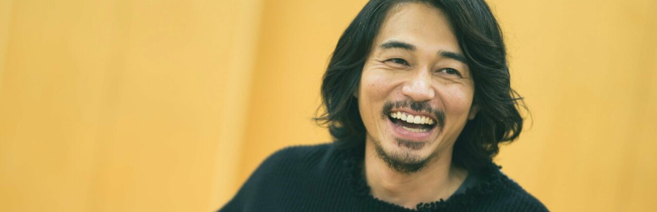 東出昌大「私がジュエリーを作っている横で、彼が落語の稽古を」中島歩との下積み時代…ふたりの人気俳優のブレイク前夜}