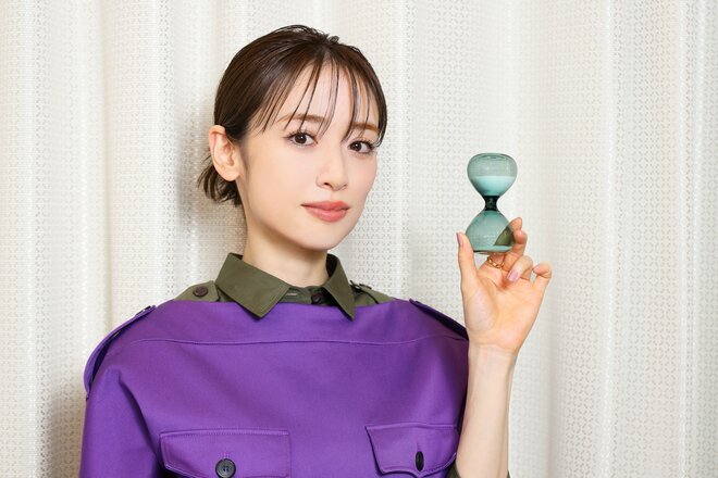 泉里香　撮影/河村正和（8/10）