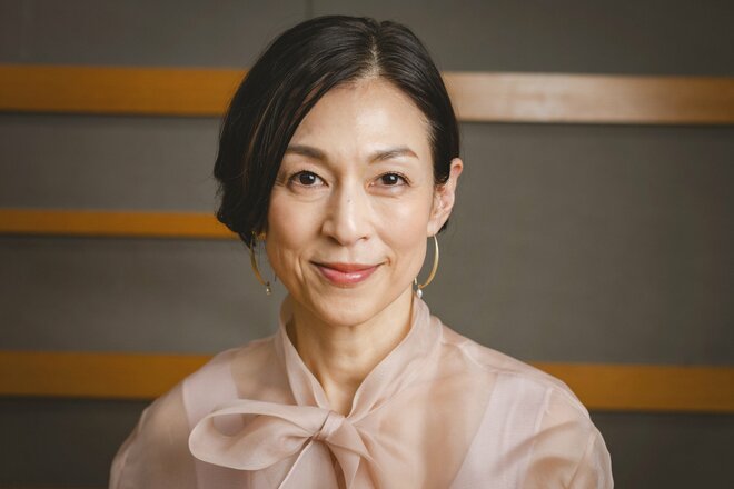 鈴木保奈美　撮影／有坂政晴　ヘアメイク／福沢京子　スタイリスト／犬走比佐乃（4/10）