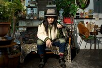 結成40周年のレピッシュMAGUMI「空港に迎えに来た親父の車のトランクに、初めてのレコードが50枚積まれていた」