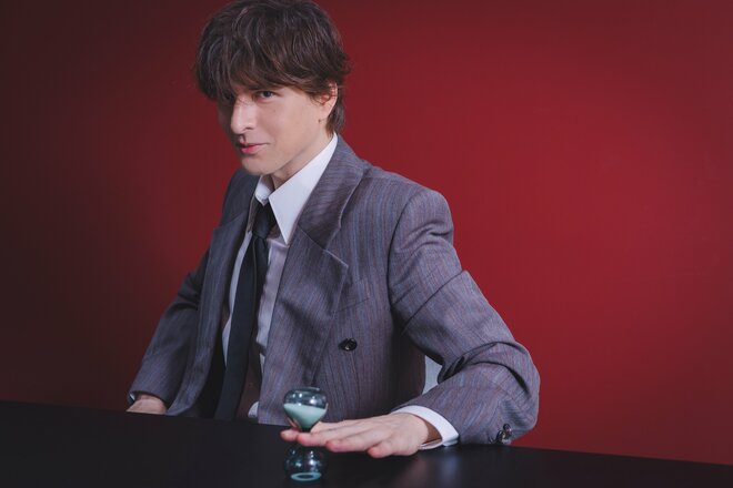 城田優　撮影／有坂政晴　ヘアメイク／Emiy(エミー)【Three Gateee LLC.】　スタイリスト／黒田領（5/5）