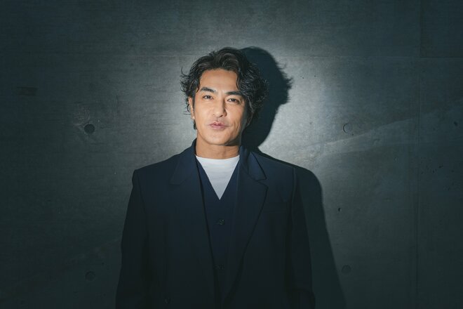 北村一輝　撮影／有坂政晴　ヘアメイク／安井朋美　スタイリスト／Baby mix（2/7）