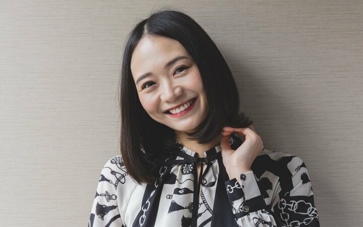 9頭身ビンボー女優の緑川静香が語る3畳物置部屋での過酷な生活…日光の殺菌作用を信じて雑草を食べた子供時代 