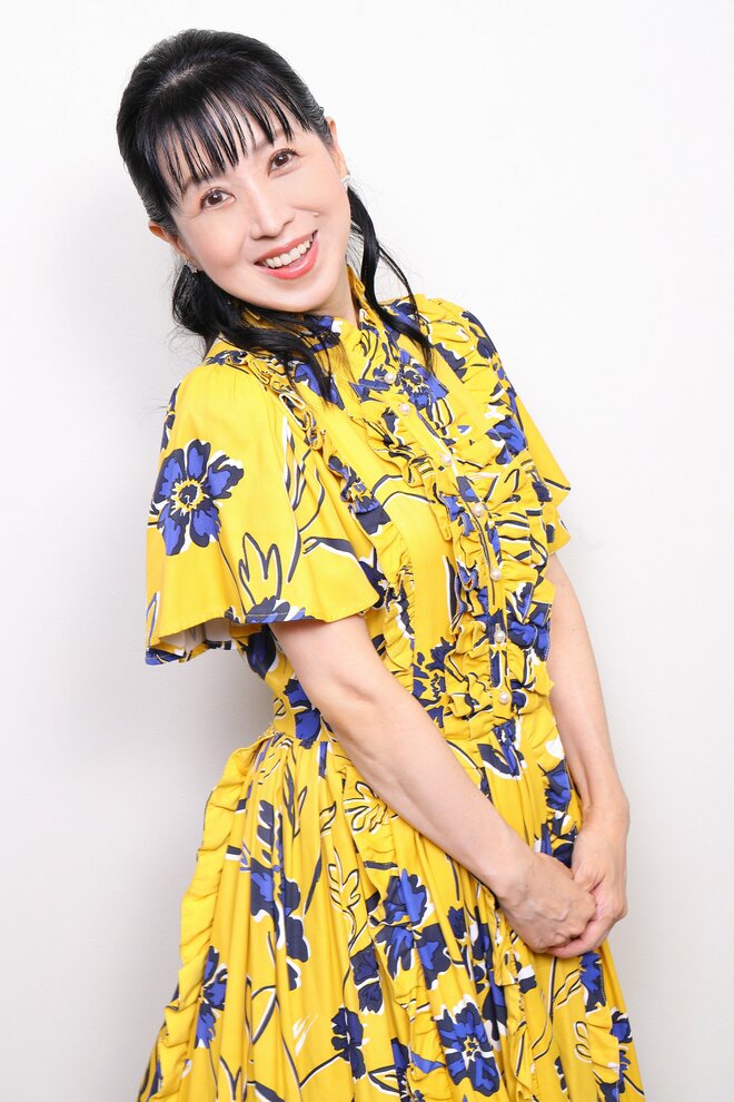 西村知美　撮影／河村正和　スタイリング／三上しろえ(西村知美)　ヘアメイク／佐藤ひろ子(西村知美)　（4/4）