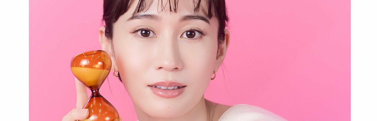 前田敦子が100通りから選んだ美容法、｢メイクを落とすよりも触らない｣専門家の助言で辿り着いた“引く美容”と｢ネット購入｣の天然オイル}