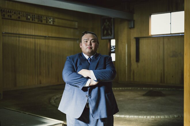 湊川親方　撮影／有坂政晴（1/10）