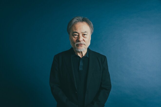 黒沢清　撮影／有坂政晴　スタイリスト／田中伸紀（2/7）