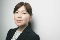 人気ミステリー作家・柚月裕子、小説家人生のはじまりは主婦時代の好奇心から「ただ作家さんに会ってみたいという気持ちだった」