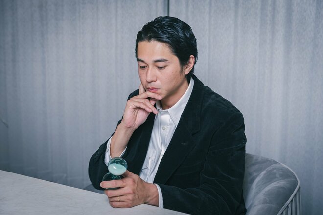 東出昌大　撮影／有坂政晴　スタイリスト／檜垣健太郎（8/10）