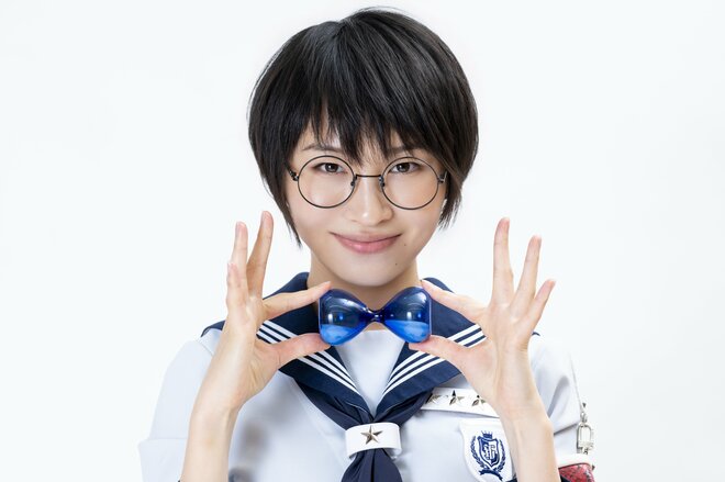 SUZUKA（新しい学校のリーダーズ）　撮影／三浦龍司（4/8）