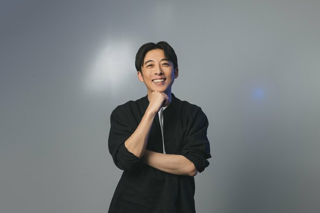 高橋一生　撮影／有坂政晴　ヘアメイク／田中真維（MARVEE）　スタイリスト／秋山貴紀（A inc.）（4/10）