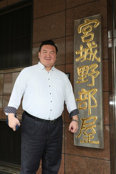 初場所終盤はまるで別人…横綱白鵬“無気力”豹変の裏に何が
