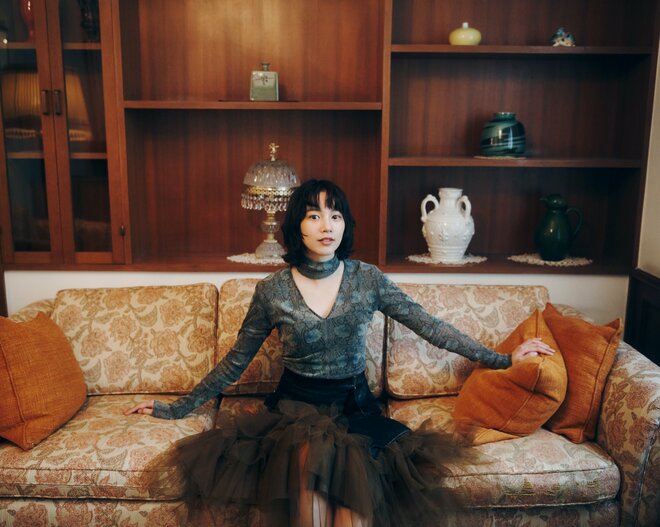 のん　撮影／北浦敦子　スタイリスト／町野泉美　ヘアメイク／菅野史絵（2/9）