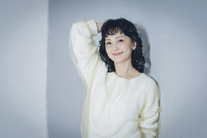 南果歩　撮影／有坂政晴　ヘアメイク／黒田啓蔵（K-Three）　スタイリスト／坂本久仁子（10/10）