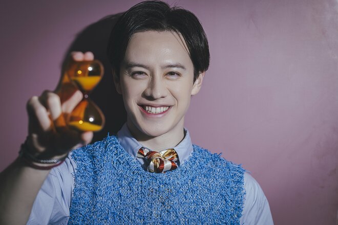 ウエンツ瑛士　撮影／有坂政晴　ヘアメイク／松永香織　スタイリスト／上野真紀（5/10）