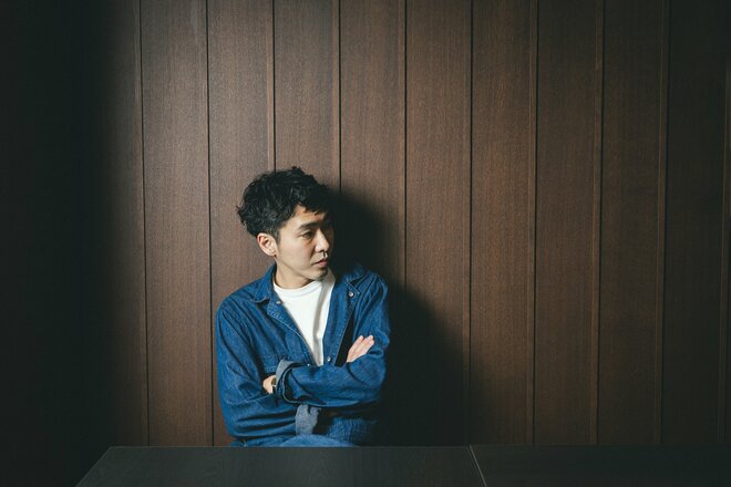 柄本佑　撮影／有坂政晴（5/10）