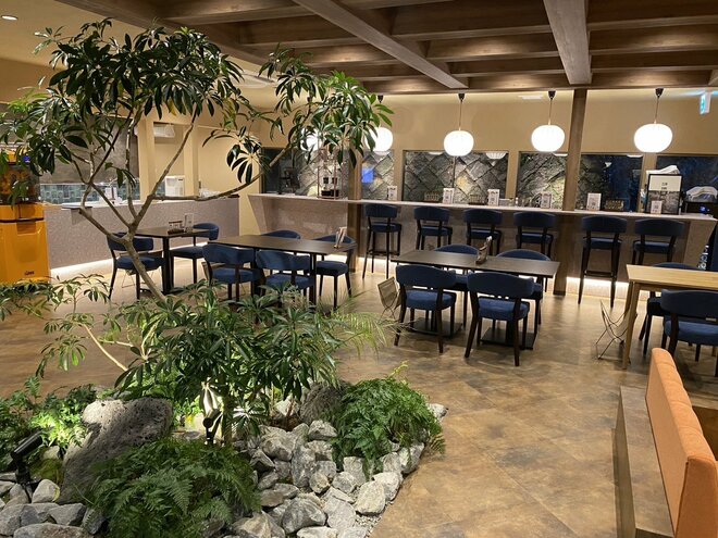 カフェ部分リフォーム後　写真／事務所提供（3/20）