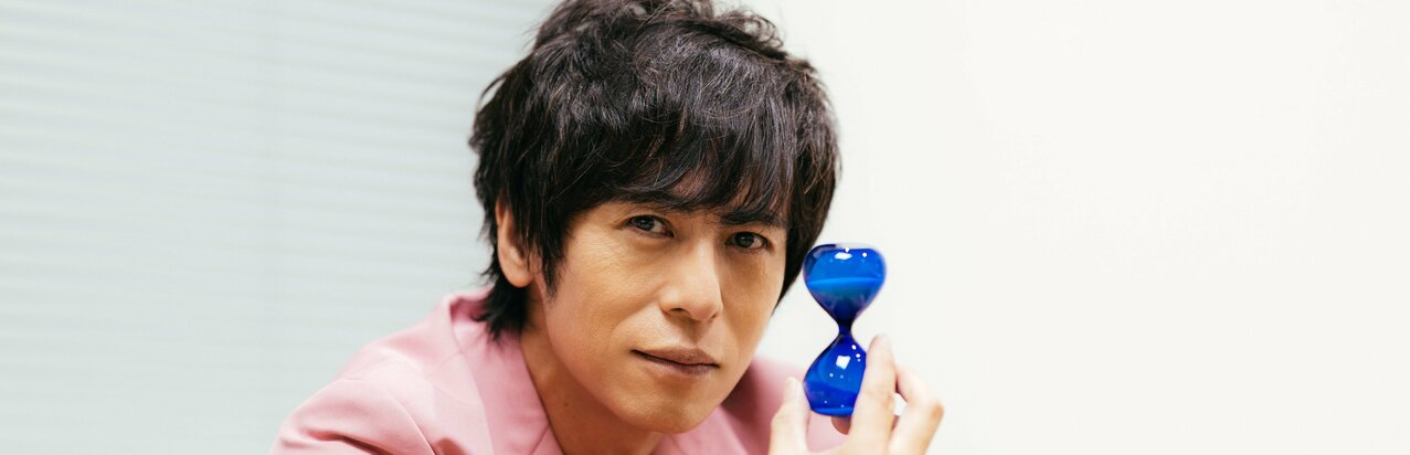 ｢ロックオンは無敵｣寺岡呼人が明かす6人の素顔、岡本健一の神対応に｢惚れちゃう｣、高橋和也は根っからのロックアーティスト、追いかけたい郷ひろみの背中}