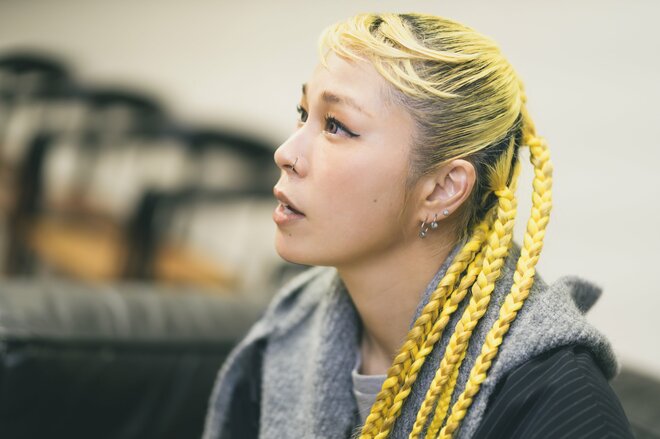 AI　撮影／冨田望　ヘアメイク／小野明美　スタイリスト／後藤則子（1/10）