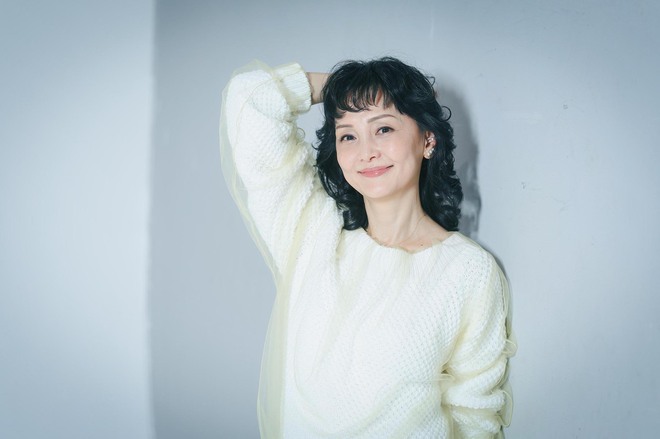 南果歩　撮影／有坂政晴　ヘアメイク／黒田啓蔵（K-Three）　スタイリスト／坂本久仁子（10/10）