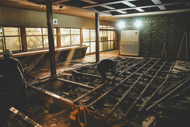 カフェ部分リフォーム中　写真／事務所提供（7/20）