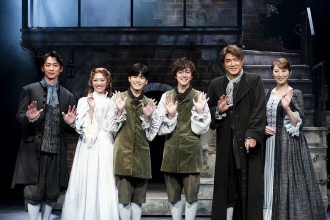 左から石井一彰、宮澤佐江、北川拓実、林翔太、別所哲也、珠城りょう　撮影／松野葉子（6/10）