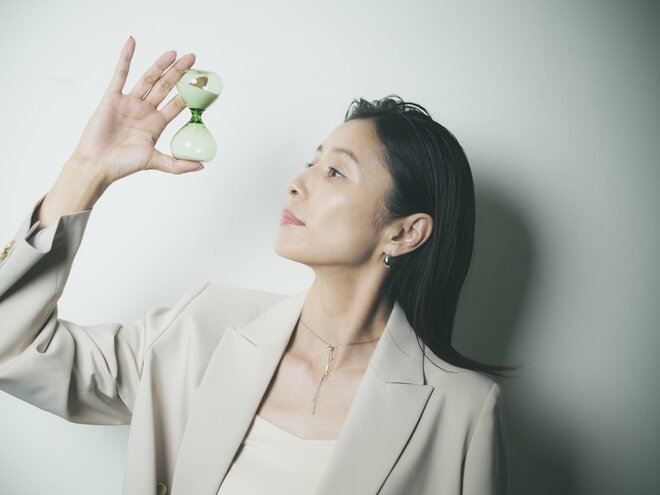 水野美紀　撮影／冨田望（4/5）