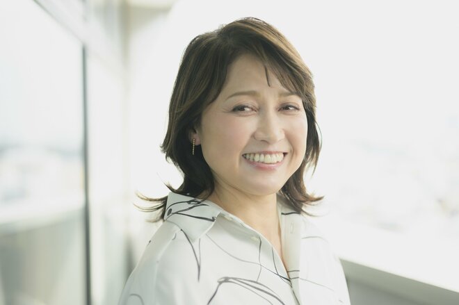 岡崎朋美　撮影／冨田望（2/5）