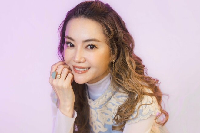 観月ありさ　ヘアメイク／持丸あかね　スタイリスト／後藤仁子（1/4）