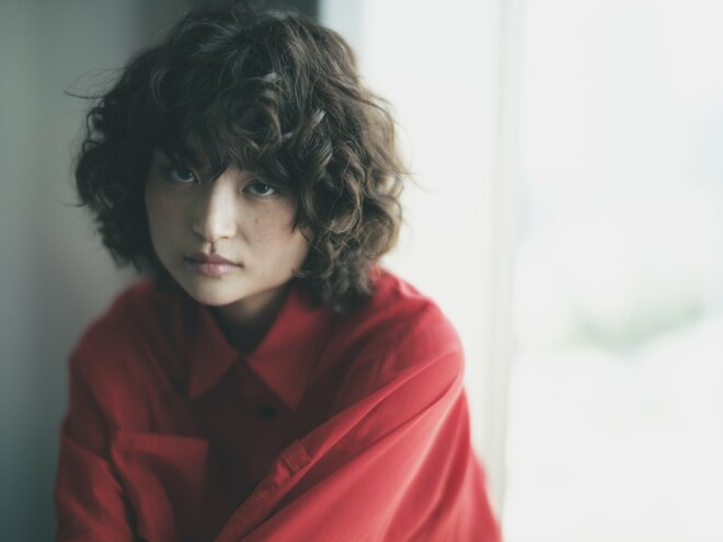 奥山葵　撮影／冨田望　ヘアメイク／山口恵美　スタイリスト／濱田恵（mugico.)（5/8）