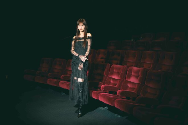 鈴木えみ　撮影／冨田望（8/10）