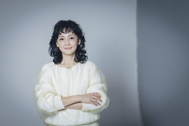 南果歩　撮影／有坂政晴　ヘアメイク／黒田啓蔵（K-Three）　スタイリスト／坂本久仁子（1/10）