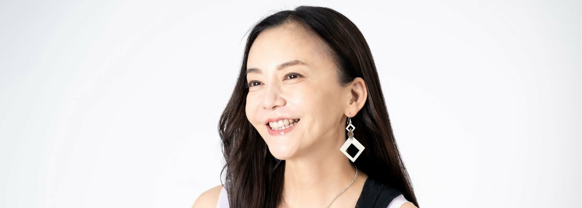 華原朋美「しなやかなボディラインを意識」したトレーニングで体作り。努力のモチベーションの源泉と50代の今こそ感じる「変化」}