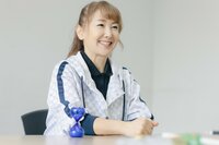 東ちづる「社会と芸能界のギャップって何なんだろう」会社員から転身しデビュー後に驚いた情報バラエティ番組に出演時のテレビ局の待遇