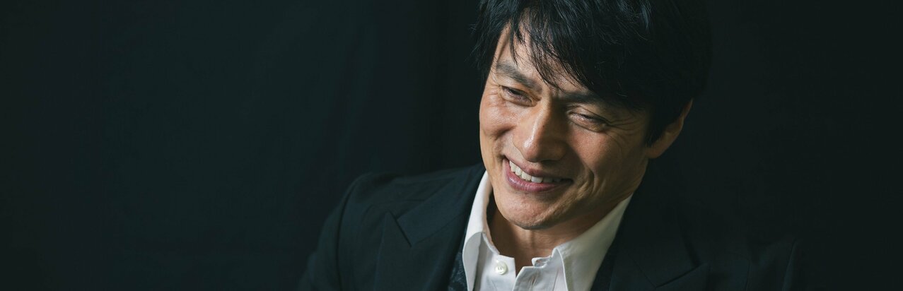 松村雄基、大映ドラマシリーズは中森明菜も見ていた！黄金コンビと呼ばれた伊藤かずえや当時の共演者たちは「戦友」であり　「血のつながらない親戚みたいなもの」}