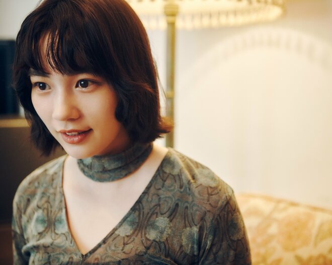 のん　撮影／北浦敦子　スタイリスト／町野泉美　ヘアメイク／菅野史絵（8/9）