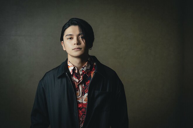 眞栄田郷敦　撮影／有坂政晴　ヘアメイク／MISU（SANJU） スタイリスト／MASAYA（PLY）（4/5）