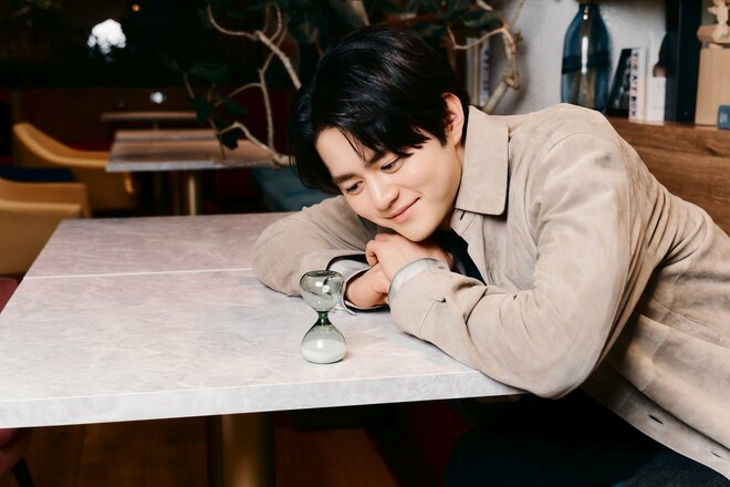 鈴鹿央士　撮影／松島豊　 ヘアメイク／宮本愛（yosine.）  スタイリスト／朝倉豊（5/10）