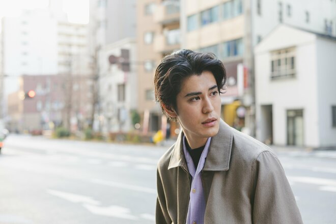寛一郎　撮影／有坂政晴　ヘアメイク／Taro Yoshida (W)　スタイリスト／石井大（1/10）