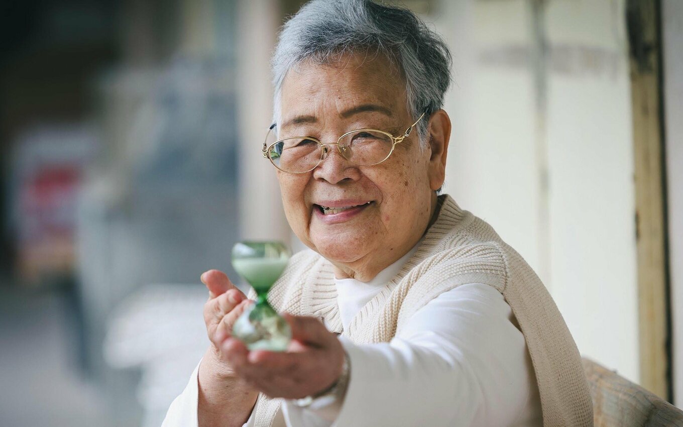 2ページ目) 77歳の“若手”芸人おばあちゃんはなぜNSCに入学したのか