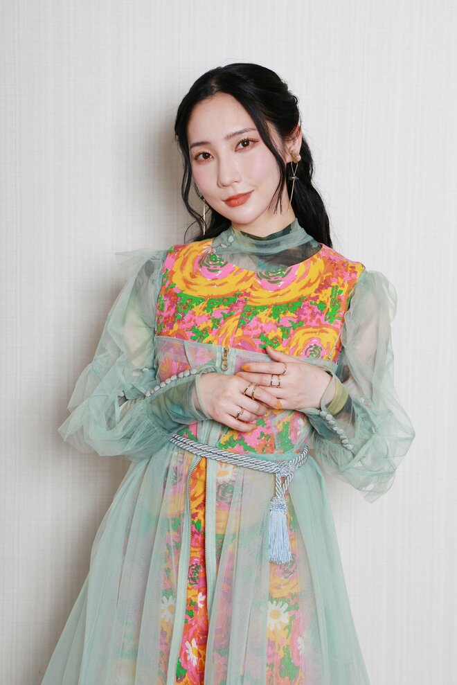 ファーストサマーウイカ　撮影／小島愛子　ヘアメイク／吉田真妃　クララシステム　スタイリスト／近藤伊代（1/5）