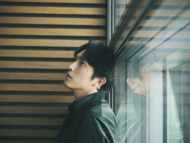 杉野遥亮　撮影／冨田望　ヘアメイク／佐藤友勝（Rond）スタイリスト／井田正明（5/10）